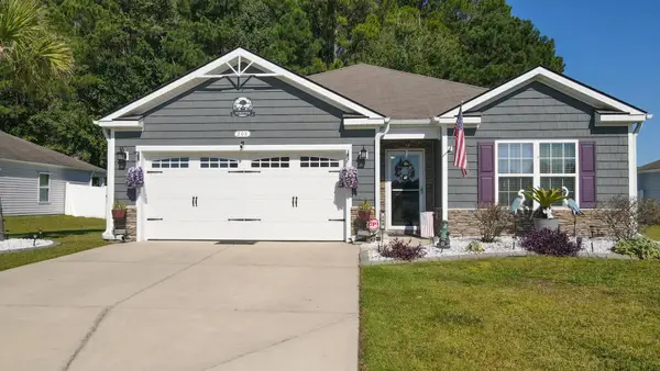 208 Oak Leaf Dr., Longs, SC 29568