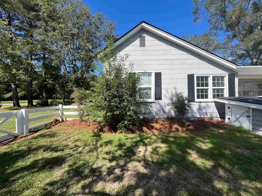 225 Richburg Rd, Greeleyville, SC 29056 - #2
