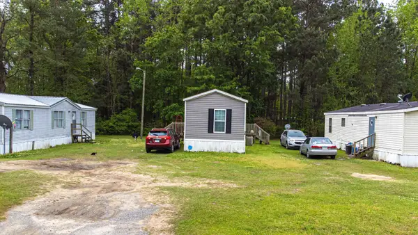 16 Locust St, Andrews, SC 29510