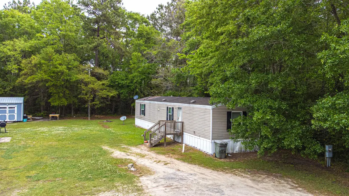 15 Locust St, Andrews, SC 29510 - #1