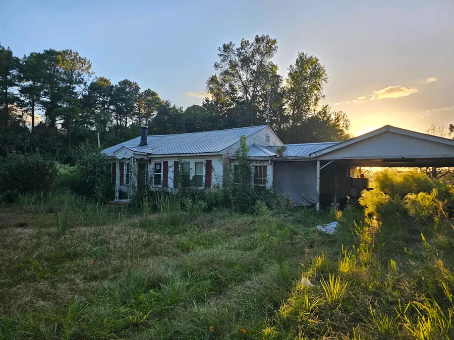 3635 Wayside Dr., Conway, SC 29527 - #2