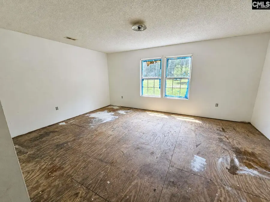 6792 Columbia Road, Saint Matthews, SC 29135 - #3