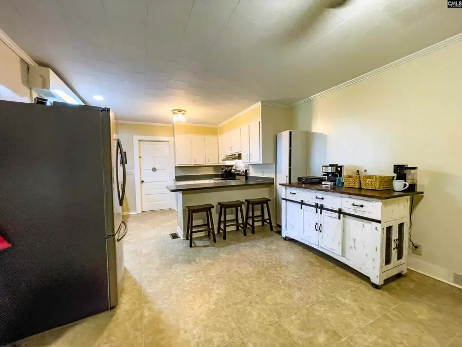 411 Gary Street, Whitmire, SC 29178 - #3