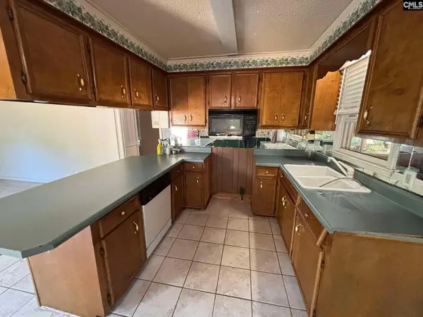 521 Cedarwood Dr, Sumter, SC 29154
