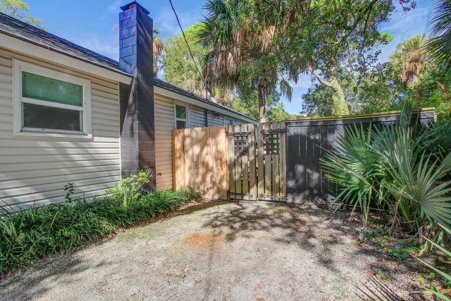 112 W W Huron Avenue, Folly Beach, SC 29439 - Image #3