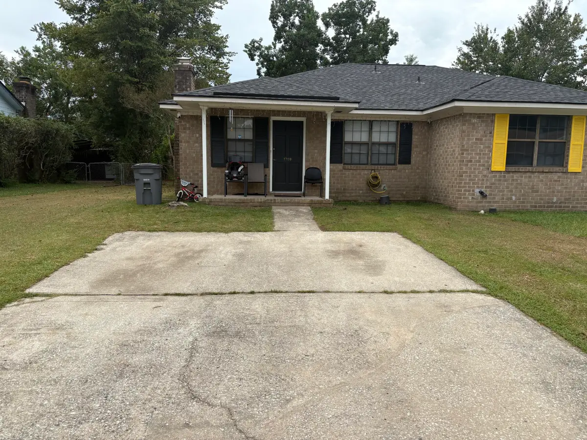 7709 Suzanne Drive, North Charleston, SC 29418 - Image #1