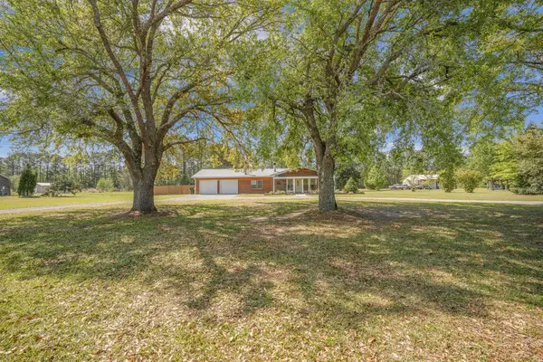 208 Mini Farm Road, Bonneau, SC 29431