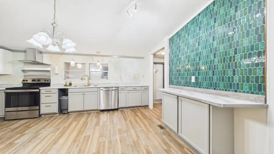 623 Barn Road, Bonneau, SC 29431 - Image #2