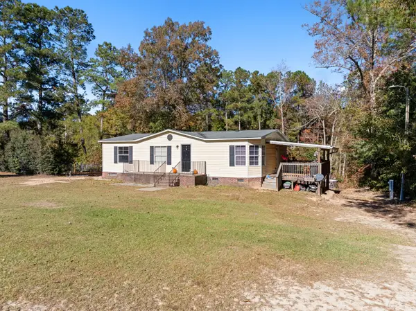 560 Hammond Cross Road, Saint Matthews, SC 29135