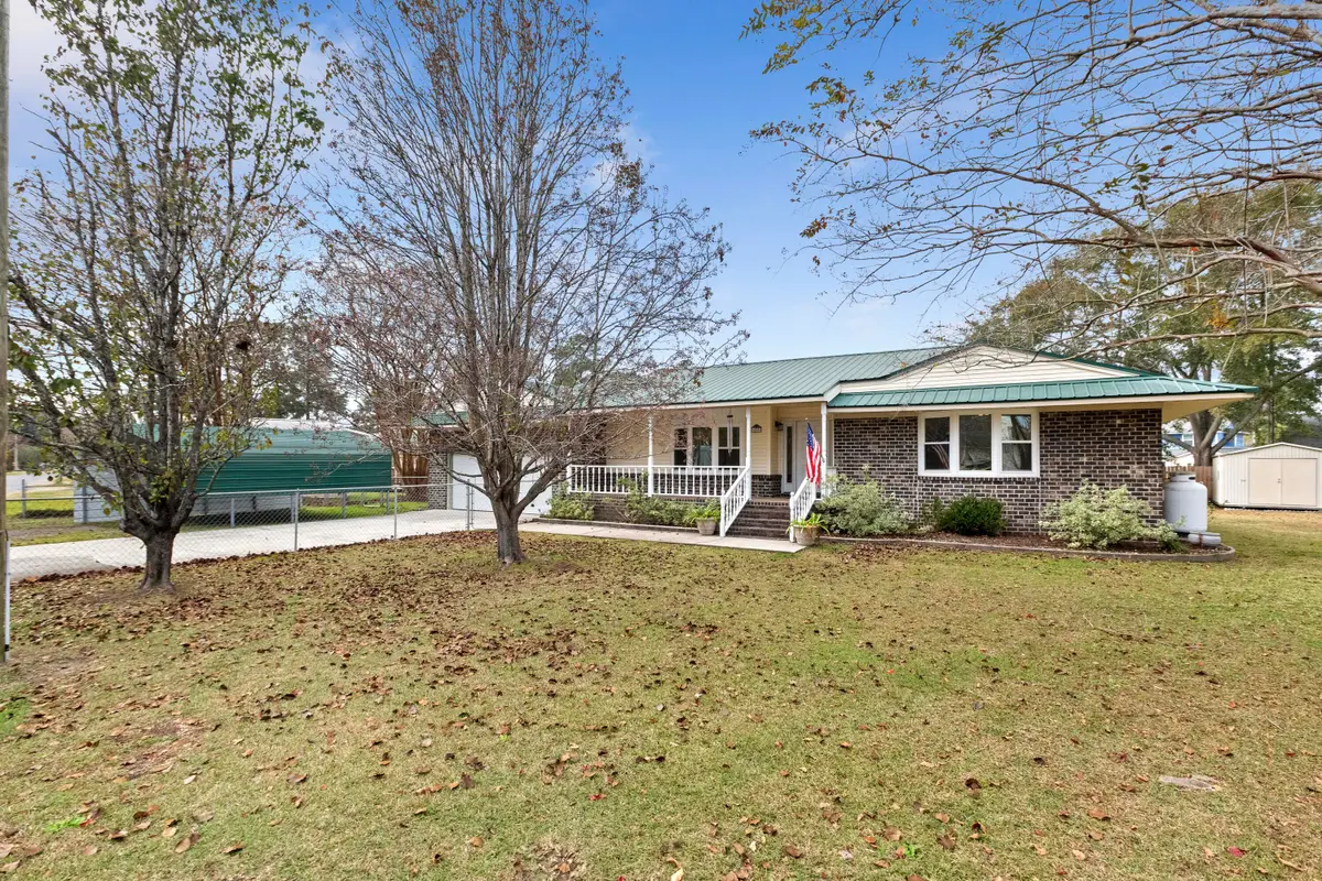 402 Chippendale Lane, Bonneau, SC 29431 - Image #1