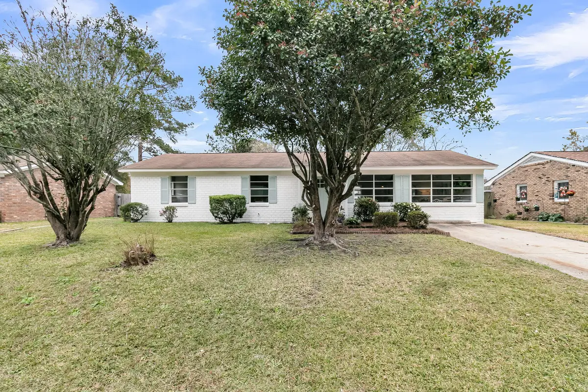 211 Gardenia Street, Summerville, SC 29483 - Image #1