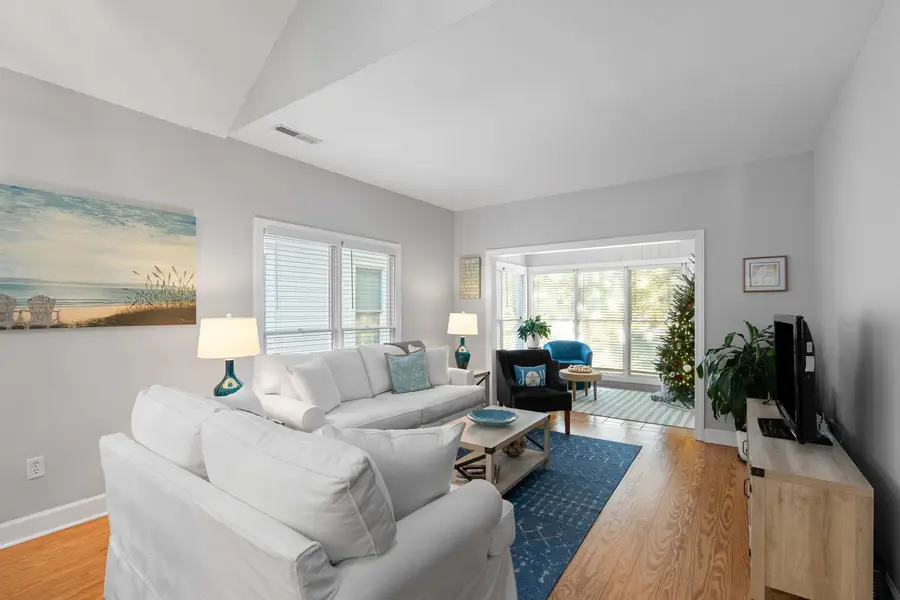 10 Links Clubhouse Court, Isle Of Palms, SC 29451 - Image #2