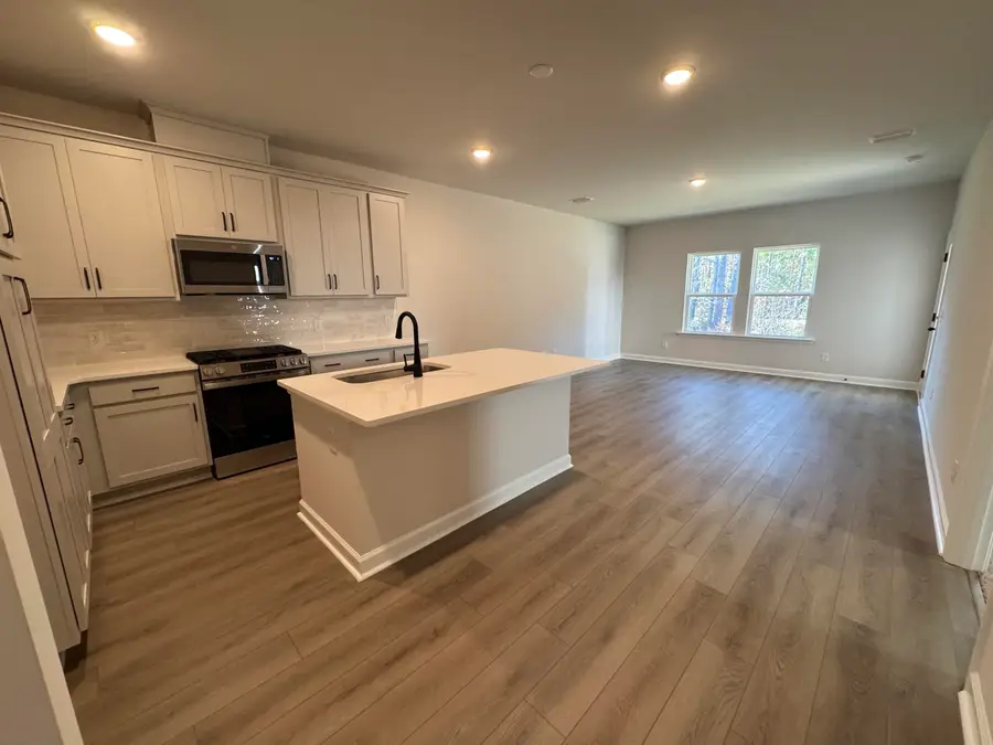 946 Dusk Drive, Summerville, SC 29486 - Image #2