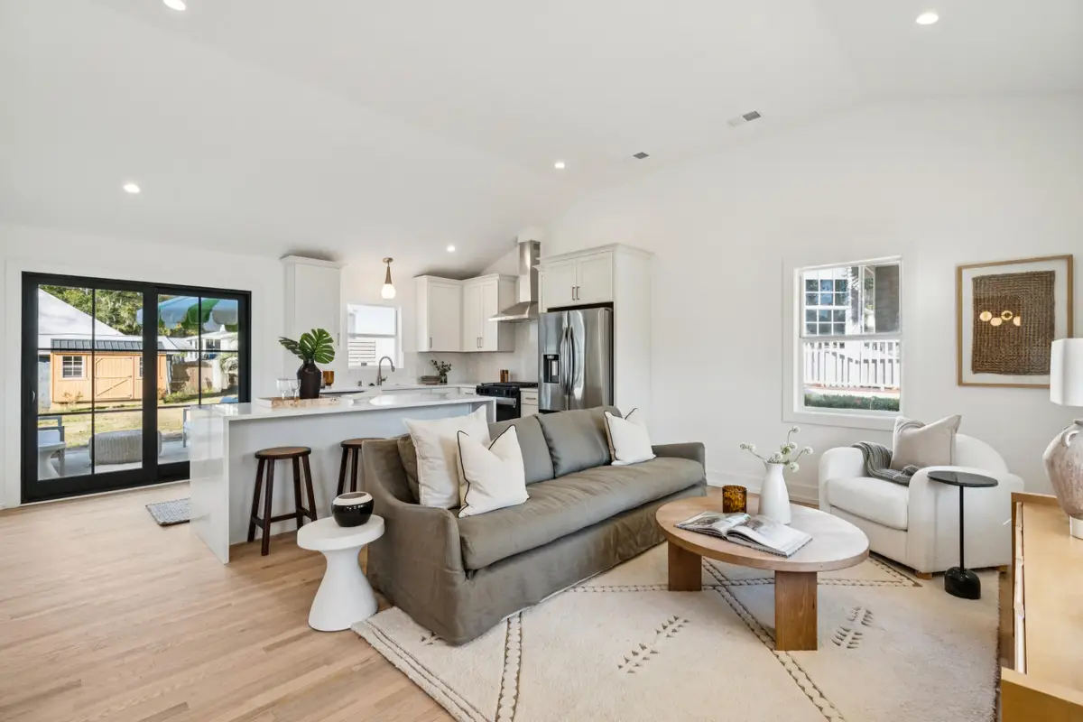 679 Kent Street, Mount Pleasant, SC 29464 - Image #1