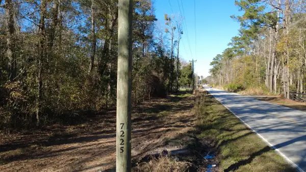 7225 Sc-165, Ravenel, SC 29470