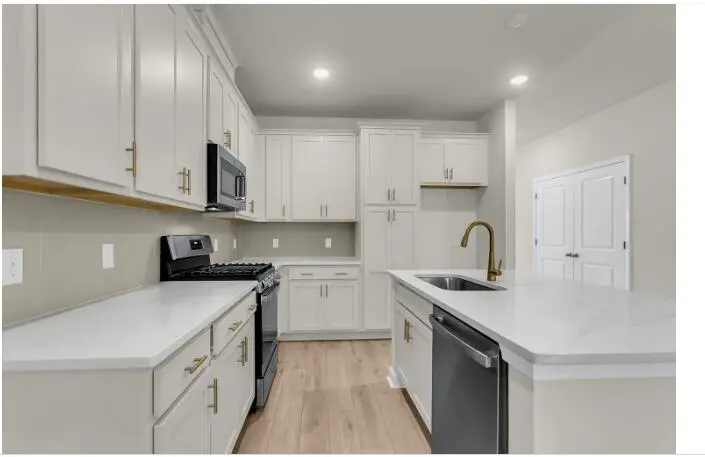 5038 Blackberry Lane Lane, Ravenel, SC 29470 - Image #2