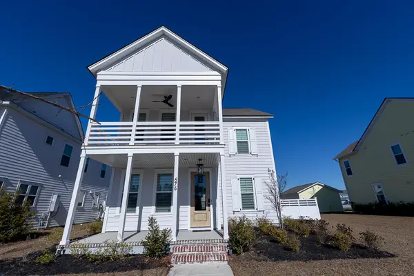 676 Blueway Avenue, Summerville, SC 29486