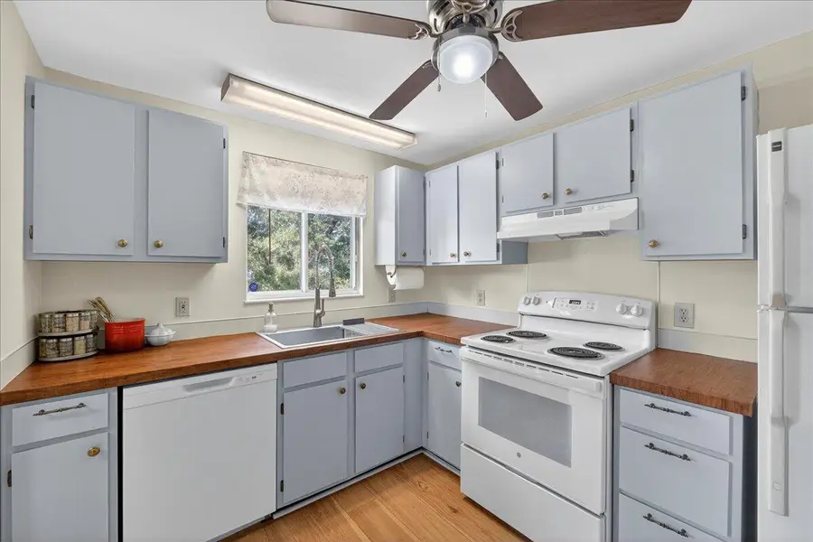 4950 Amberwood Lane, North Charleston, SC 29418 - Image #3