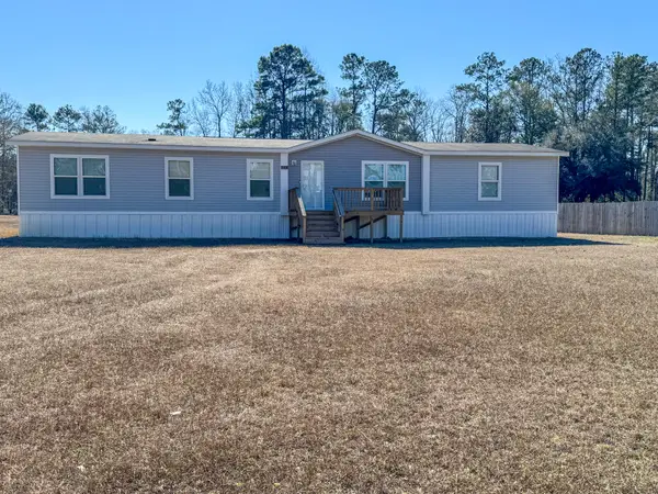 719 Ulmer Lake Drive, Walterboro, SC 29488