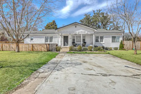 1024 W Recess Road, Hanahan, SC 29410