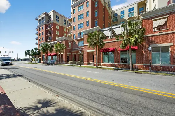 150 Bee Street #Apt 713, Charleston, SC 29401