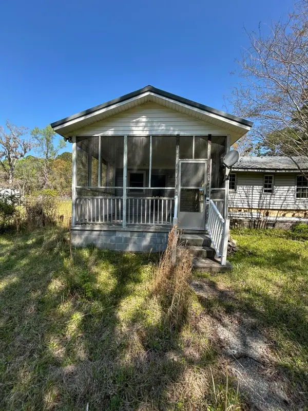 5795 Dixie Plantation Road, Hollywood, SC 29449