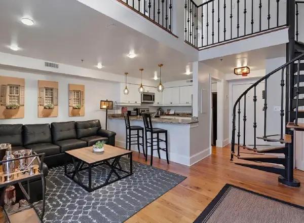 377 King Street #Unit 203, Charleston, SC 29401