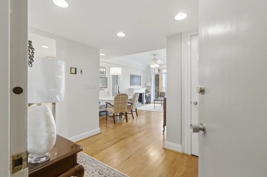 14 Lockwood Drive #Apt 9J, Charleston, SC 29401 - #2