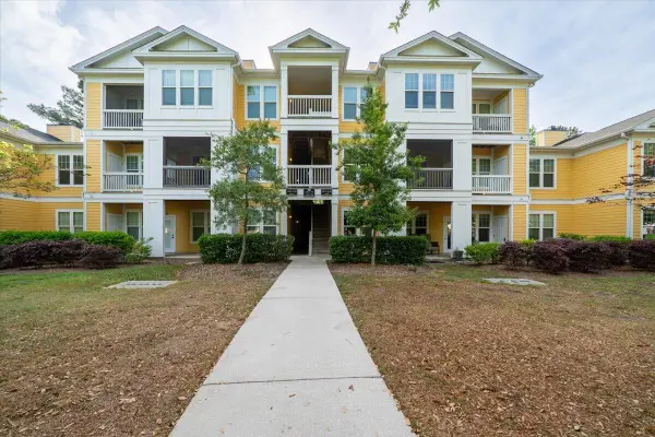 1932 Chatelain Way, Mount Pleasant, SC 29464