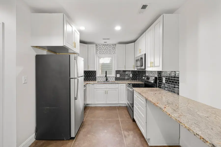 24 Strawberry Lane #Apt B, Charleston, SC 29403 - #2