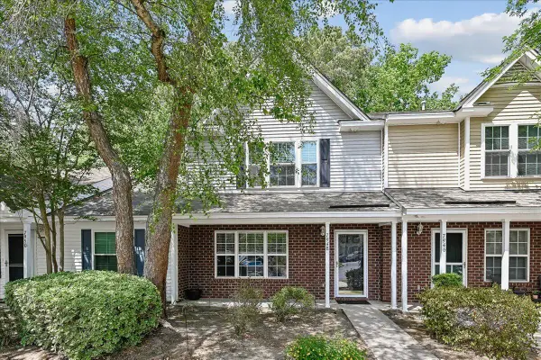 7948 Shadow Oak Drive, North Charleston, SC 29406