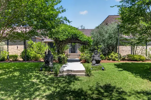 18 Old English Drive, Charleston, SC 29407
