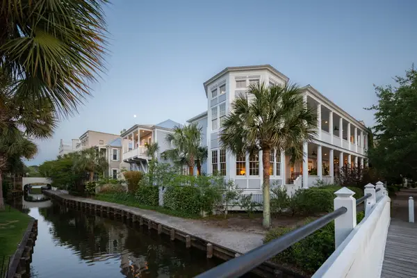 27 Krier Lane, Mount Pleasant, SC 29464