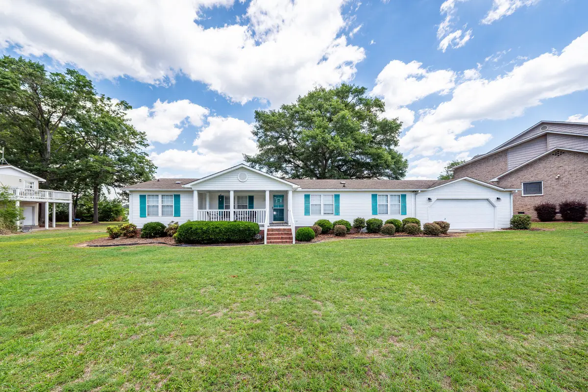 1529 Waters Edge Drive, Summerton, SC 29148 - #1