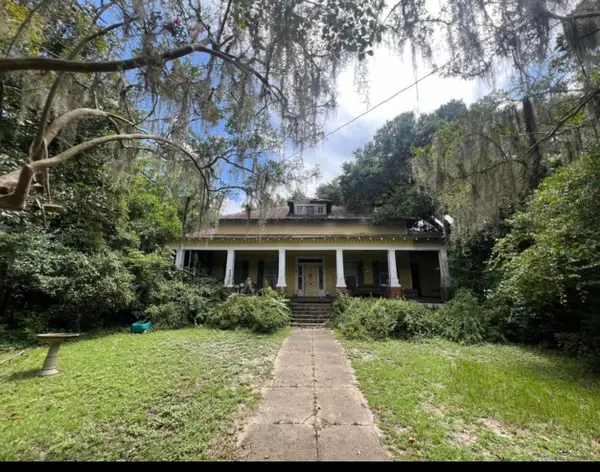 422 Hampton Street, Walterboro, SC 29488