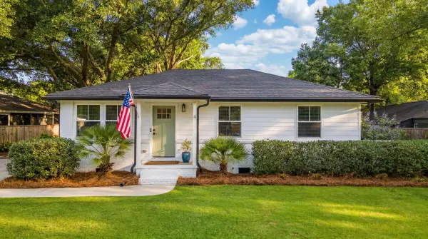4 Ellen Avenue, Mount Pleasant, SC 29464