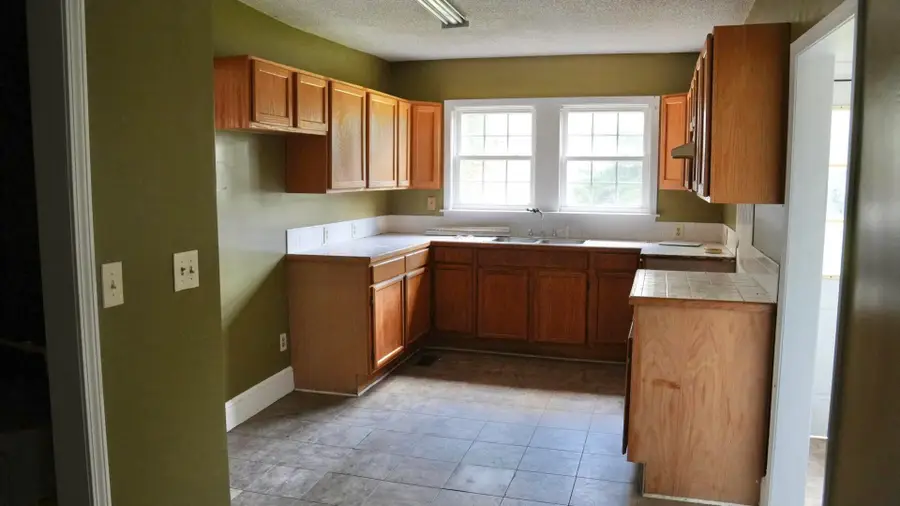 509 E Moore Street, Olanta, SC 29114 - #3