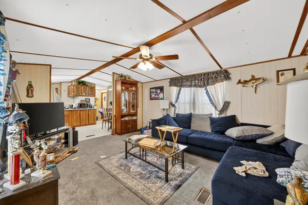 517 Helmet Lane, Cross, SC 29436