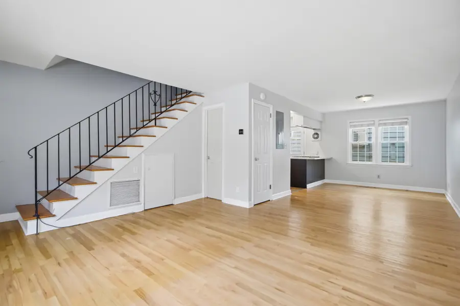 7 Doughty Street #Apt B, Charleston, SC 29403 - #3