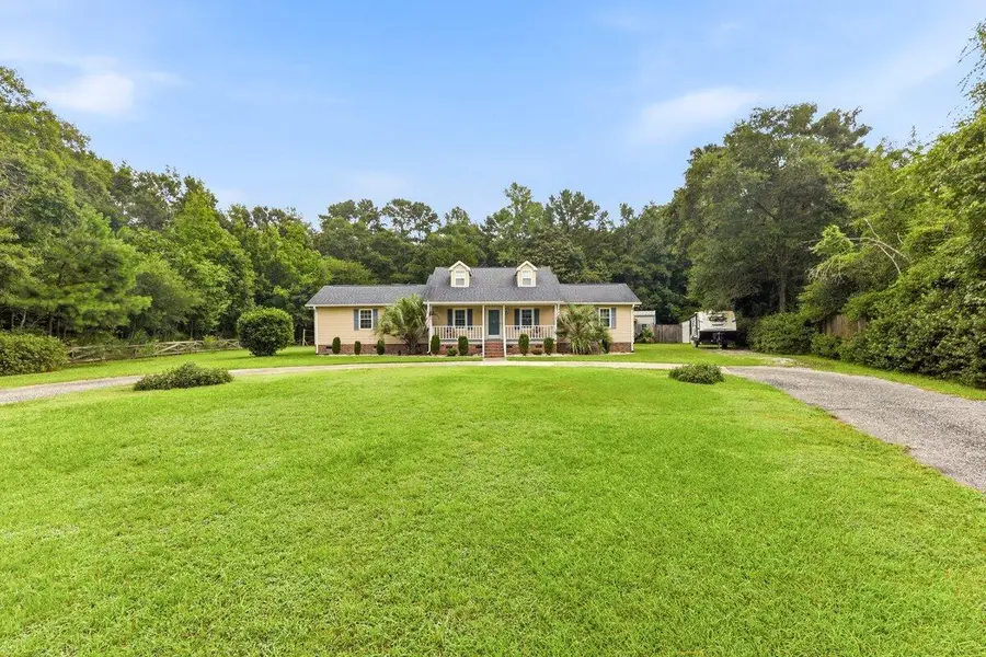 210 Carolina Avenue, Saint George, SC 29477 - #2