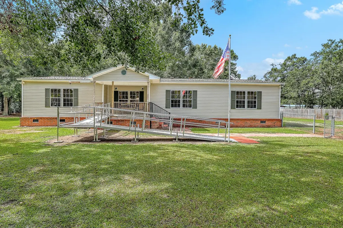 193 W Turner Street, Summerville, SC 29483 - #1