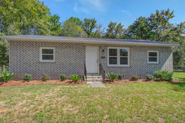 1243 Pineville Circle, Pineville, SC 29468