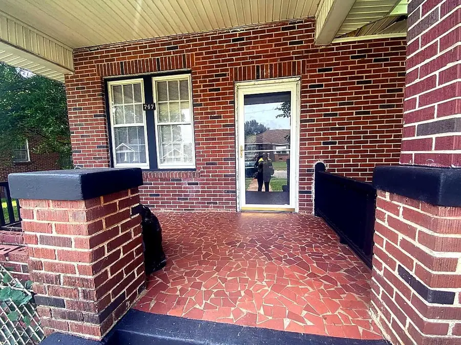 747 Holloway Avenue, Greenwood, SC 29646 - #2
