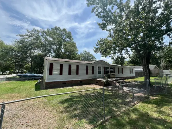 401 Dubois Street, Bonneau, SC 29431
