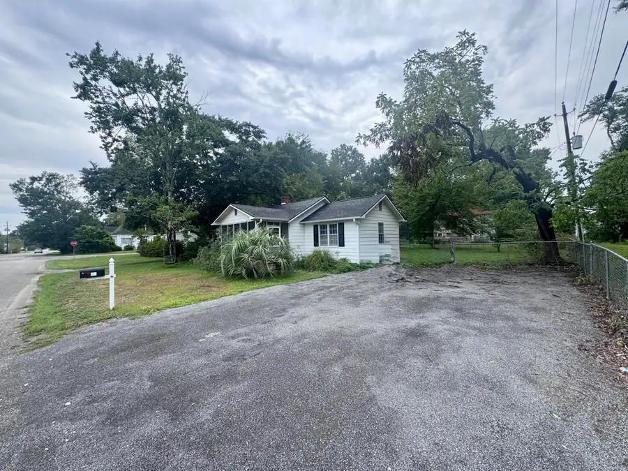 103 E Elmwood Street, Andrews, SC 29510 - #2