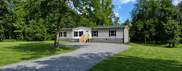 692 Gardensgate Road, Eutawville, SC 29048