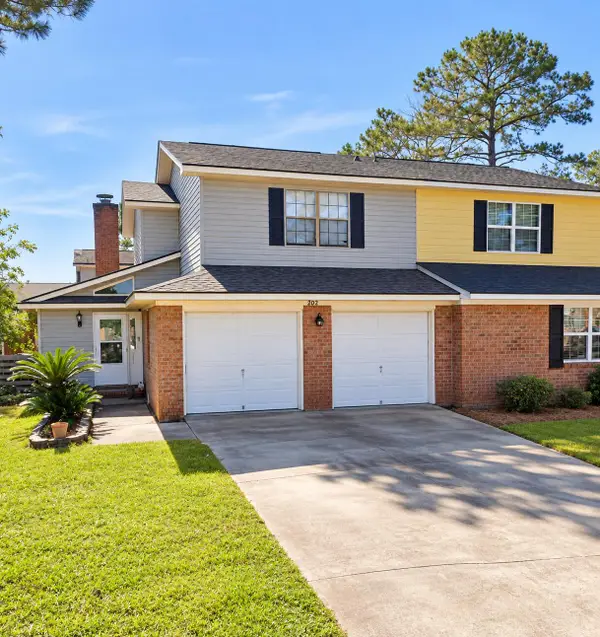 7663 Valleyview Circle, North Charleston, SC 29418