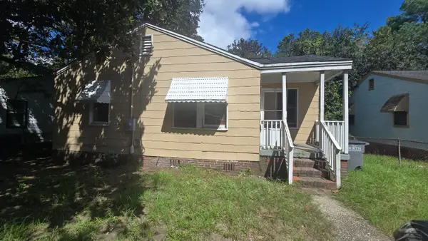 2388 Cambridge Avenue, North Charleston, SC 29405