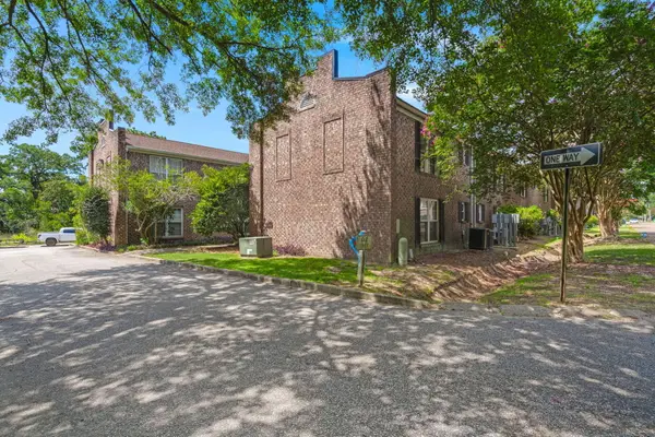 867 Colony Drive #104, Charleston, SC 29407
