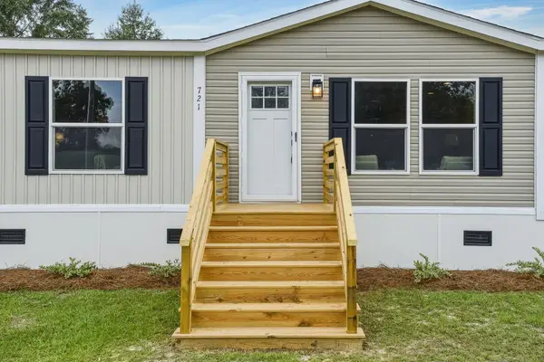 721 General Moultrie Drive, Bonneau, SC 29431